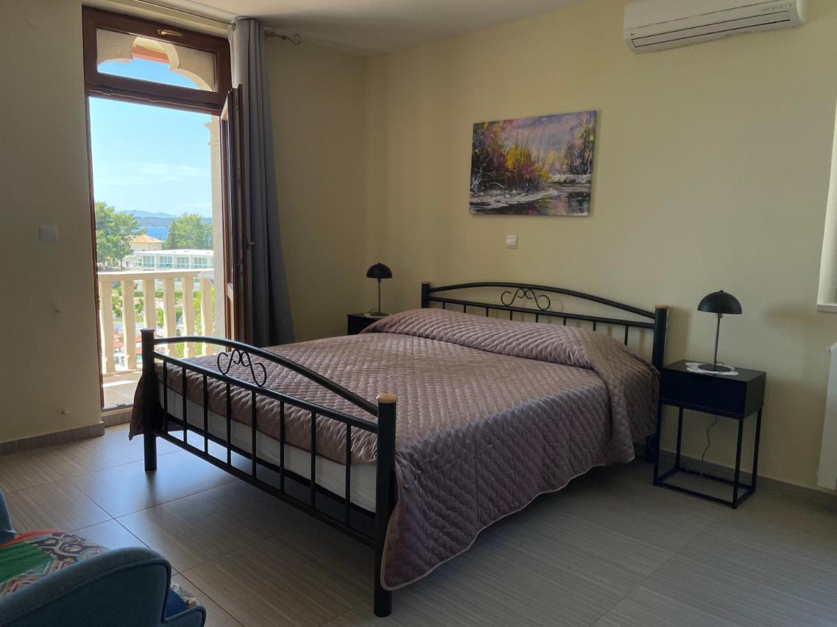 Apartments Villa Dinka Hvar Town Eksteriør billede