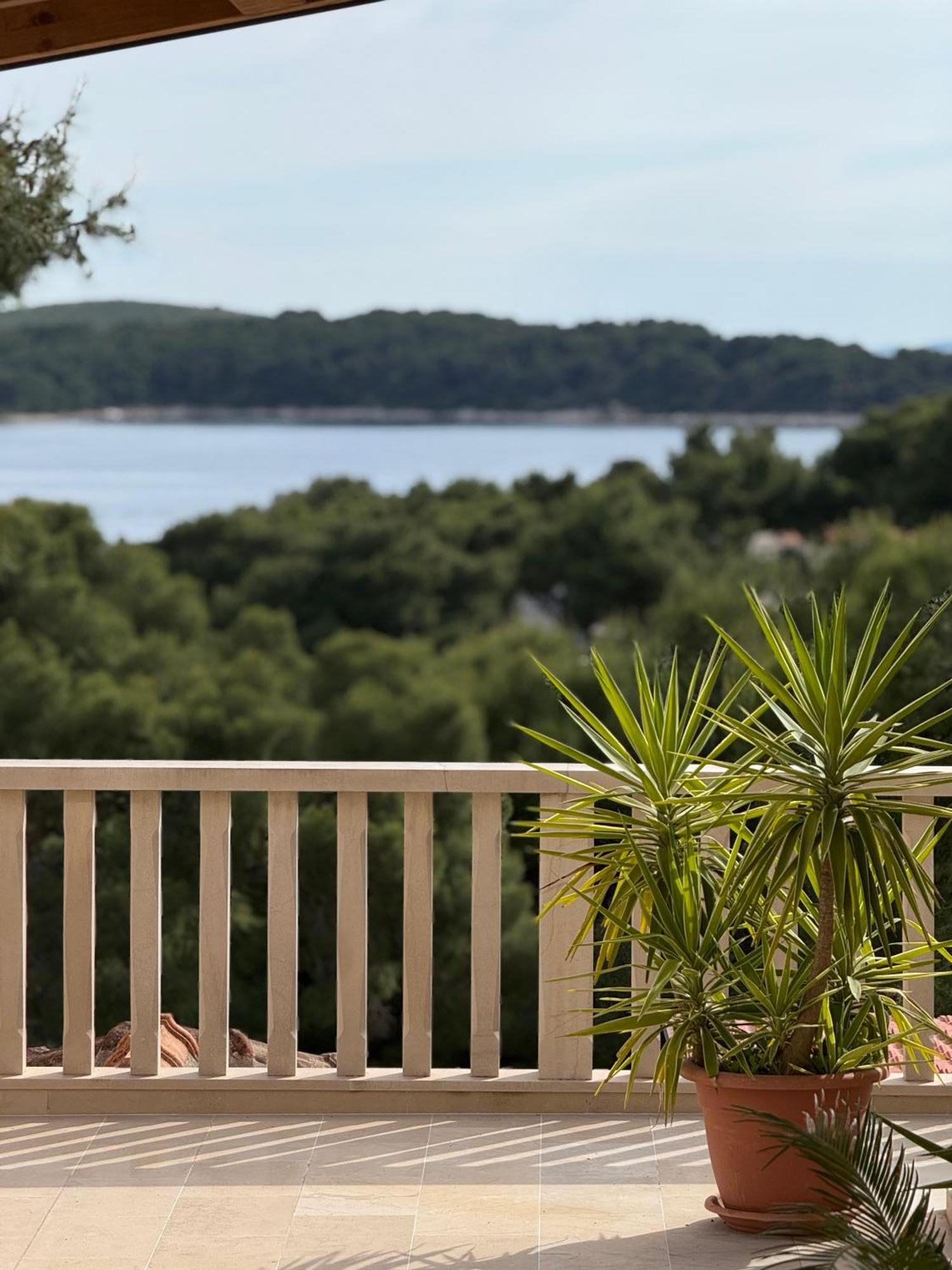 Apartments Villa Dinka Hvar Town Eksteriør billede