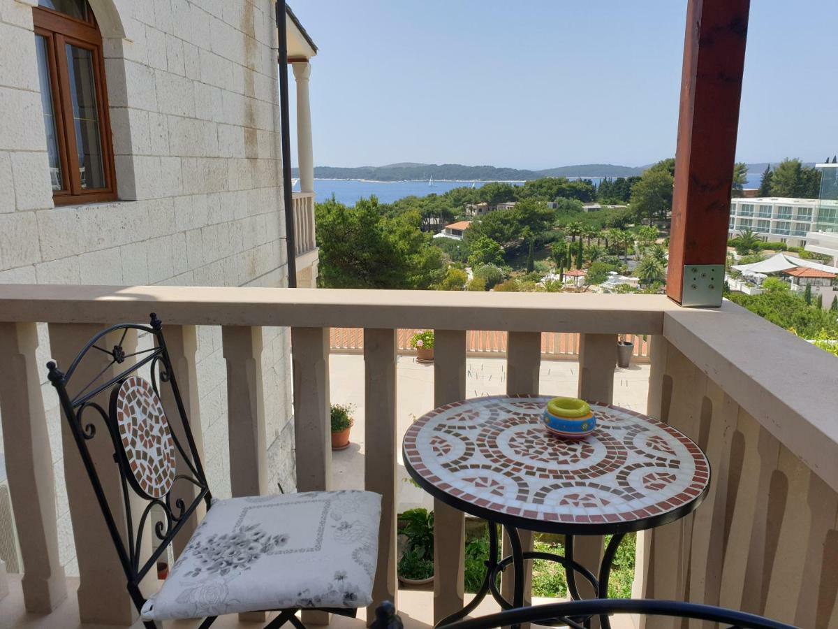 Apartments Villa Dinka Hvar Town Eksteriør billede
